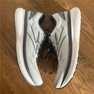Brooks glycerin 19 running athletic workout shoes gym runner athletic sneaker
